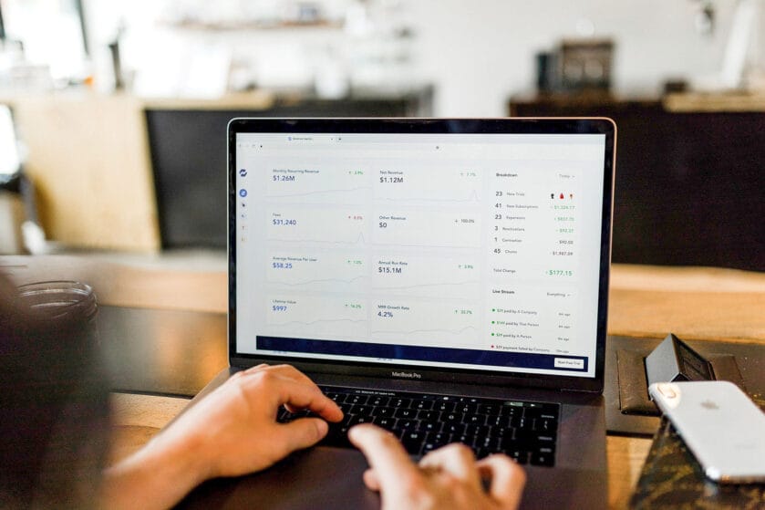 Aprenda os principais termos e expressões do mundo dos negócios com o Dicionário do Empreendedor